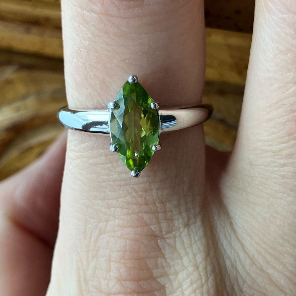 Natural Peridot Sterling Silver Marquise Ring Size 9